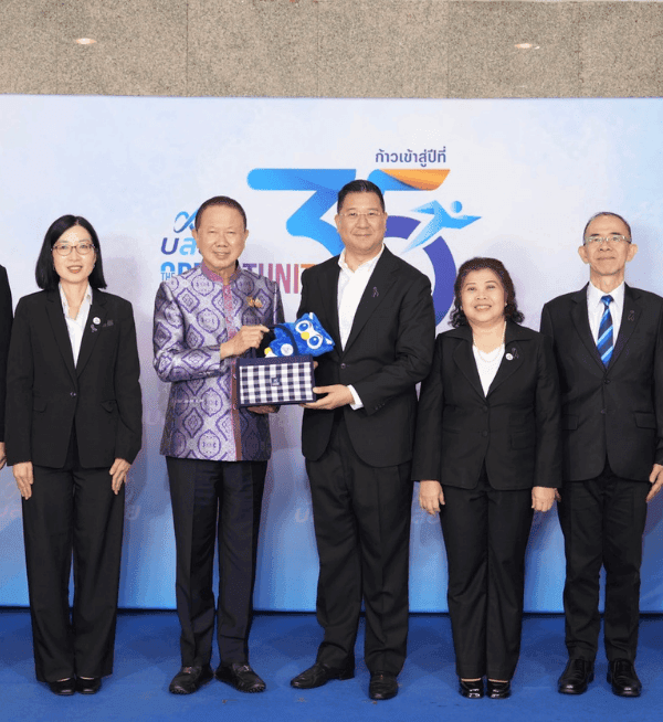 หอการค้าไทยและสภาหอการค้าแห่งประเทศไทยร่วมแสดงความยินดี บสย. ครบรอบ 35 ปี ตอกย้ำความร่วมมือสนับสนุน SMEs เข้าถึงแหล่งเงินทุน และเสริมความแข็งแกร่งเศรษฐกิจไทยอย่างยั่งยืน