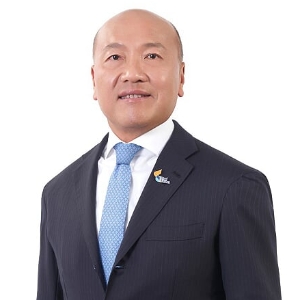 คุณธีรพงศ์ จันศิริ