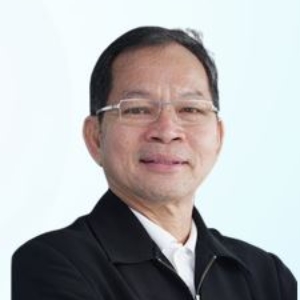 คุณจอมศักดิ์ ภูติรัตน์