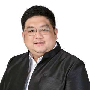 คุณธนพัต ทีฆธนานนท์