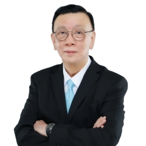 คุณชูเกียรติ โอภาสวงศ์